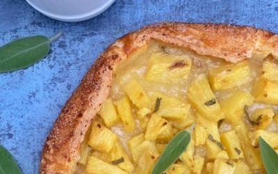 Tarte rustique à l’ananas et à la sauge – Avent 5e jour